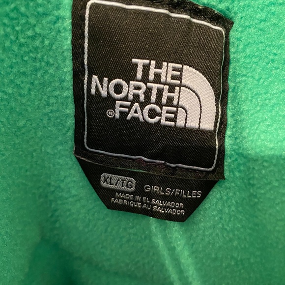 2 Northface Jackets - Picture 9 of 10